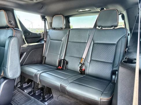 Used 2025 GMC Yukon AT4 w/ AT4 Premium Package AWD/4WD image 24