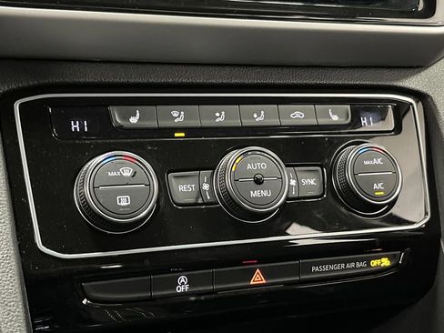 Used 2022 Volkswagen Atlas SE w/ Black Wheel Package image 18