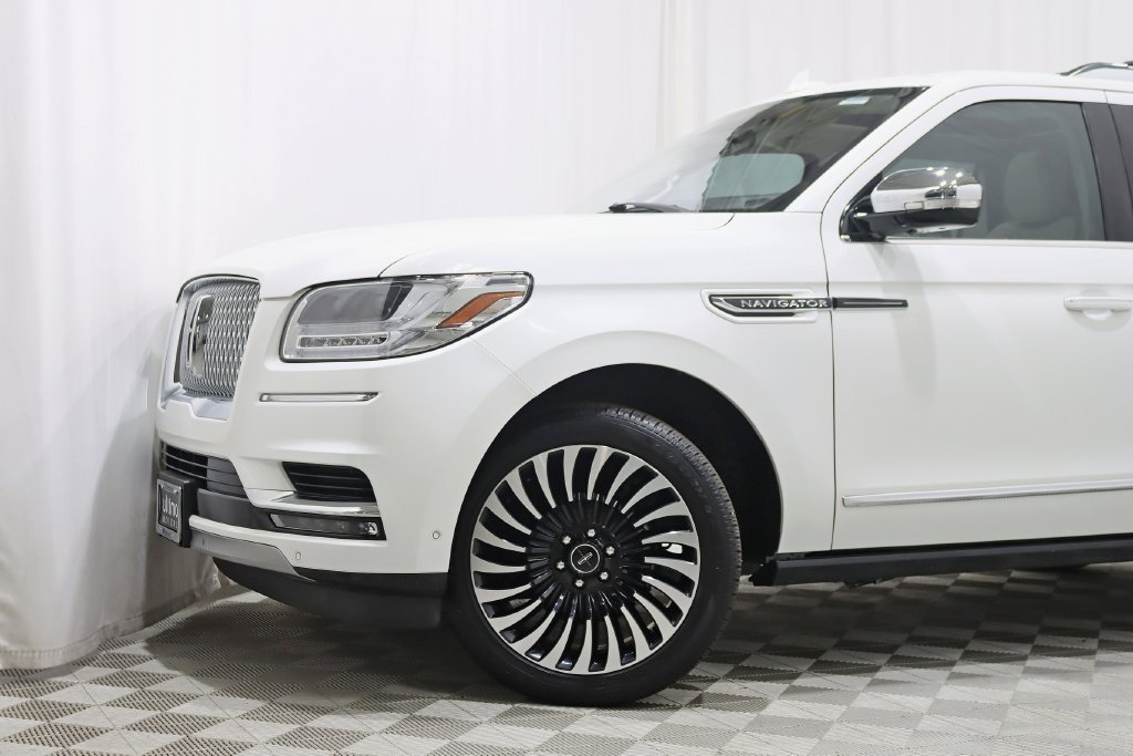 Used 2020 Lincoln Navigator Black Label w/ Cargo Convenience Package AWD/4WD image 2