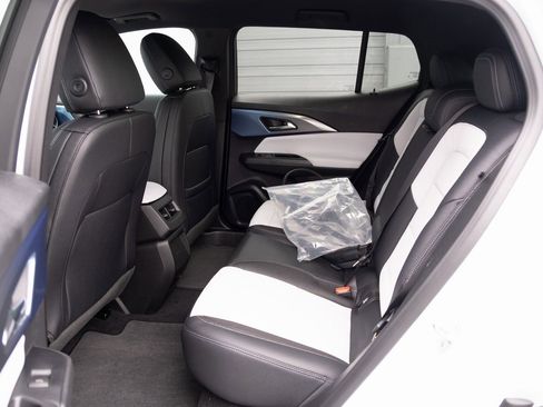 New 2026 Chevrolet Equinox EV LT image 15