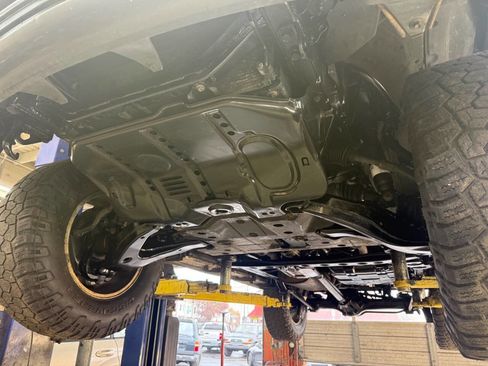 Used 2003 Lexus LX 470 4WD image 68