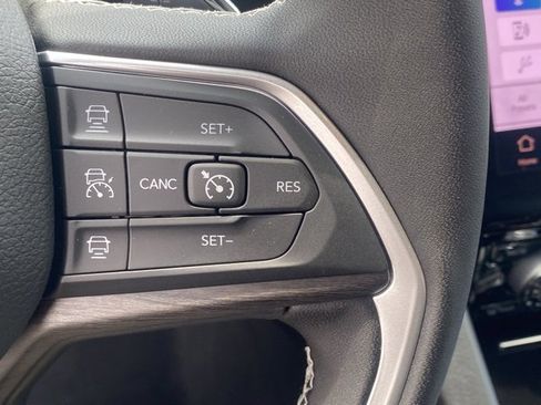 New 2025 Jeep Grand Cherokee L Limited w/ Luxury Tech Group II image 19