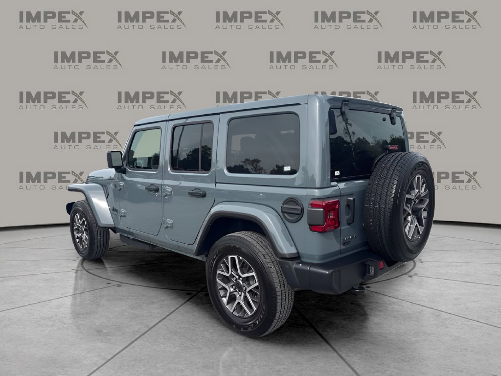Used 2026 Jeep Wrangler Unlimited Sahara AWD/4WD image 3