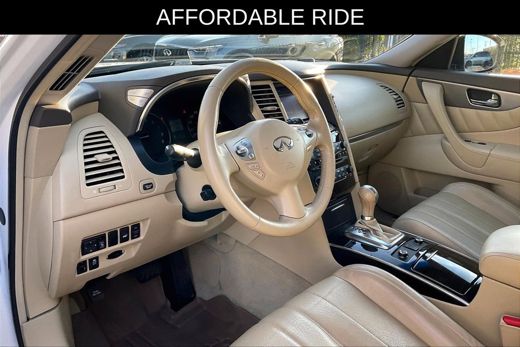 Used 2017 INFINITI QX70 2WD w/ Premium Package image 12