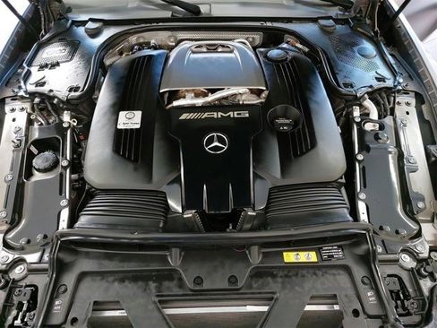 Used 2022 Mercedes-Benz SL 63 AMG 4MATIC w/ Driver Assistance Package image 36