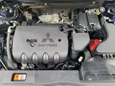 Used 2020 Mitsubishi Outlander SE image 30