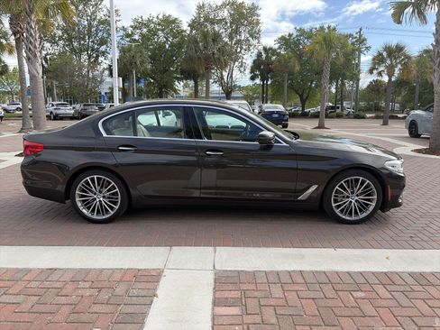 Used 2018 BMW 540i w/ Premium Package image 11