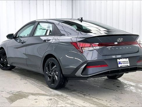 New 2026 Hyundai Elantra Sport FWD image 5