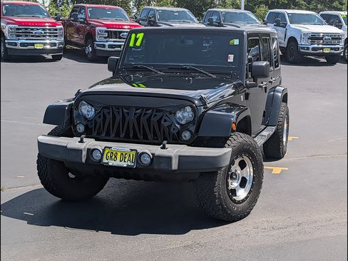 Used 2017 Jeep Wrangler Unlimited Sahara AWD/4WD image 1