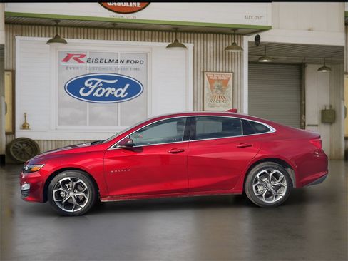 Used 2024 Chevrolet Malibu LT image 4