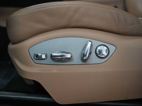 Certified 2023 Porsche Macan AWD/4WD image 21