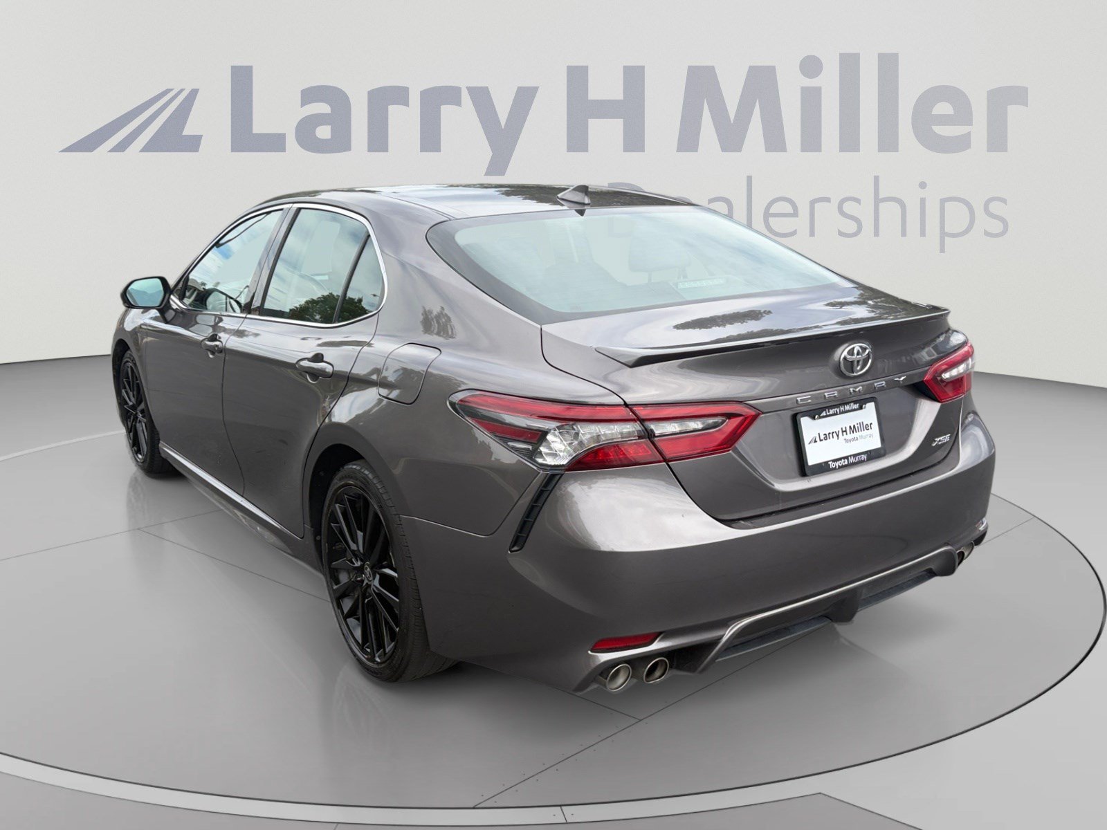 Used 2024 Toyota Camry XSE FWD image 3