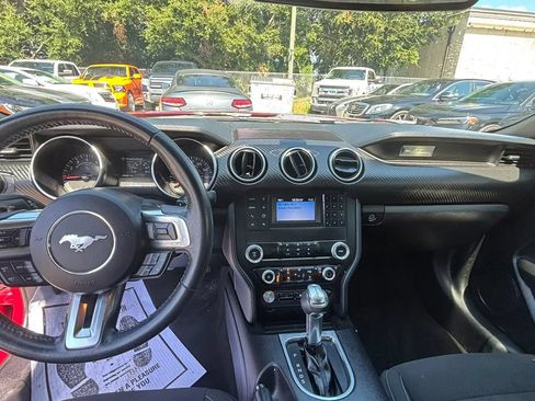Used 2019 Ford Mustang Coupe RWD image 13