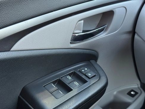 Used 2019 Honda Pilot LX image 32