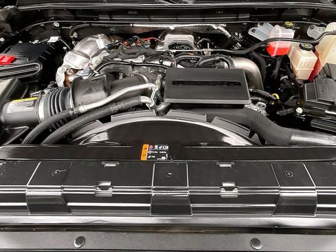 Used 2025 GMC Sierra 3500 AT4 w/ AT4 Premium Plus Package image 9