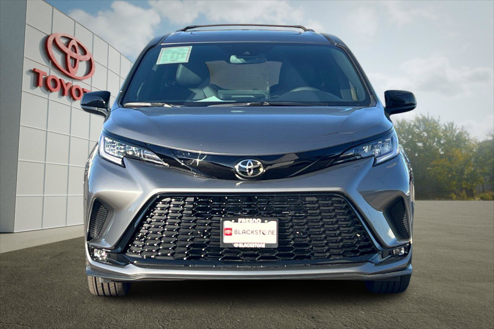 Certified 2026 Toyota Sienna XSE FWD image 8