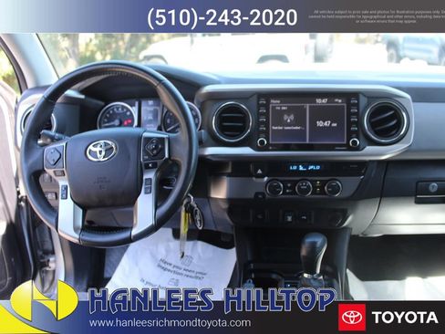 Used 2022 Toyota Tacoma SR5 RWD image 17