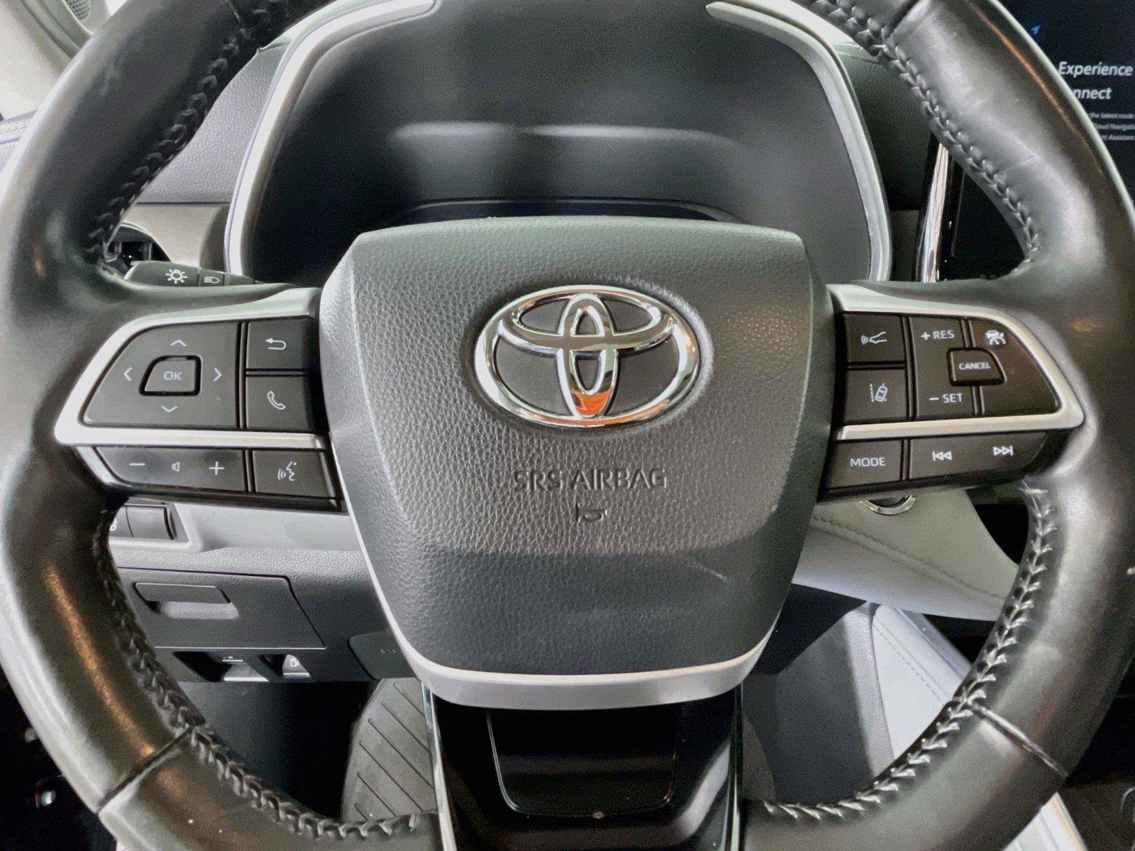 Used 2023 Toyota Highlander Limited AWD/4WD image 15
