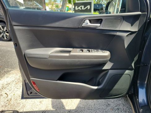 Used 2022 Kia Sportage LX FWD image 13