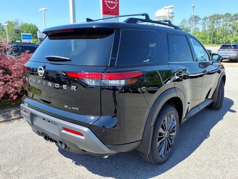 New 2026 Nissan Pathfinder SL AWD/4WD image 3