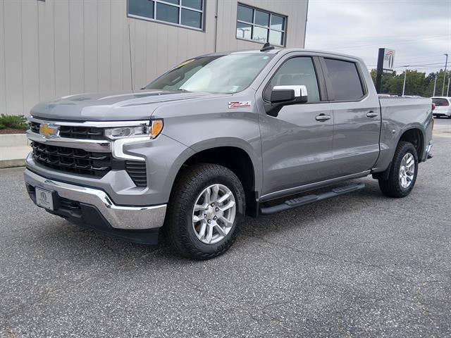 Used 2024 Chevrolet Silverado 1500 LT w/ Z71 Off-Road Package AWD/4WD image 7