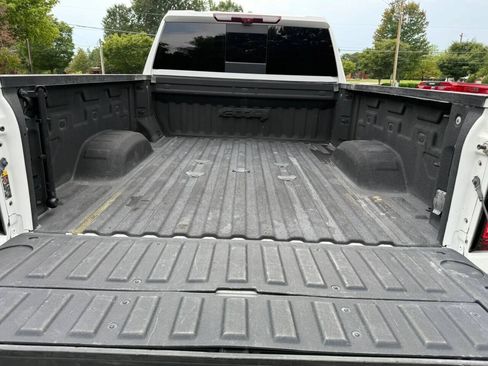 Used 2022 GMC Sierra 2500 AT4 w/ AT4 Premium Plus Package AWD/4WD image 7