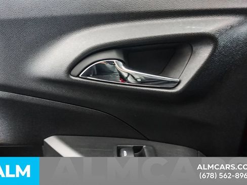 Used 2025 Chevrolet Trax LT FWD image 52