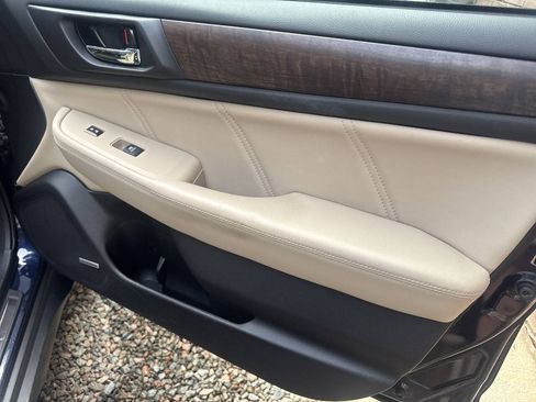 Used 2018 Subaru Outback 2.5i Limited AWD/4WD image 12