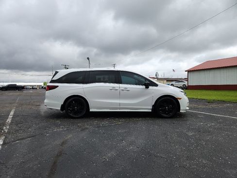 Used 2023 Honda Odyssey Sport image 4