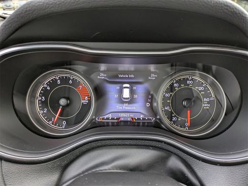 Used 2021 Jeep Cherokee Latitude Lux 80th Anniv w/ Quick Order Package 26U 80TH image 3