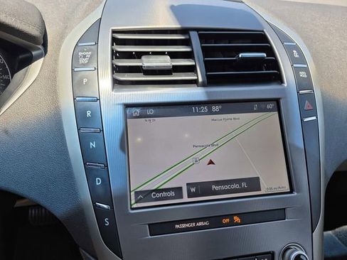 Used 2019 Lincoln MKZ Reserve FWD image 9