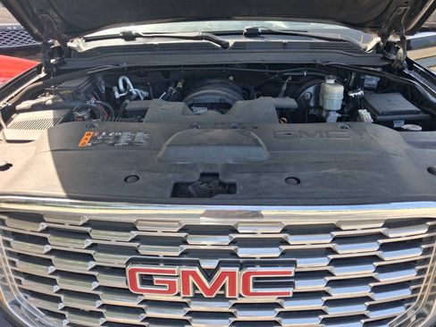 Used 2020 GMC Yukon XL Denali AWD/4WD image 21