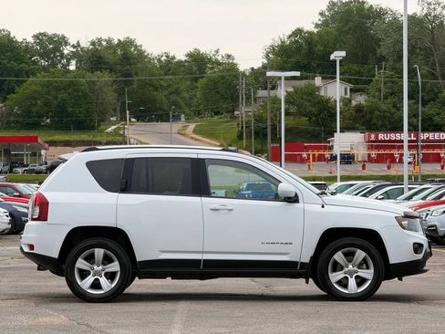 Used 2014 Jeep Compass Latitude AWD/4WD image 6