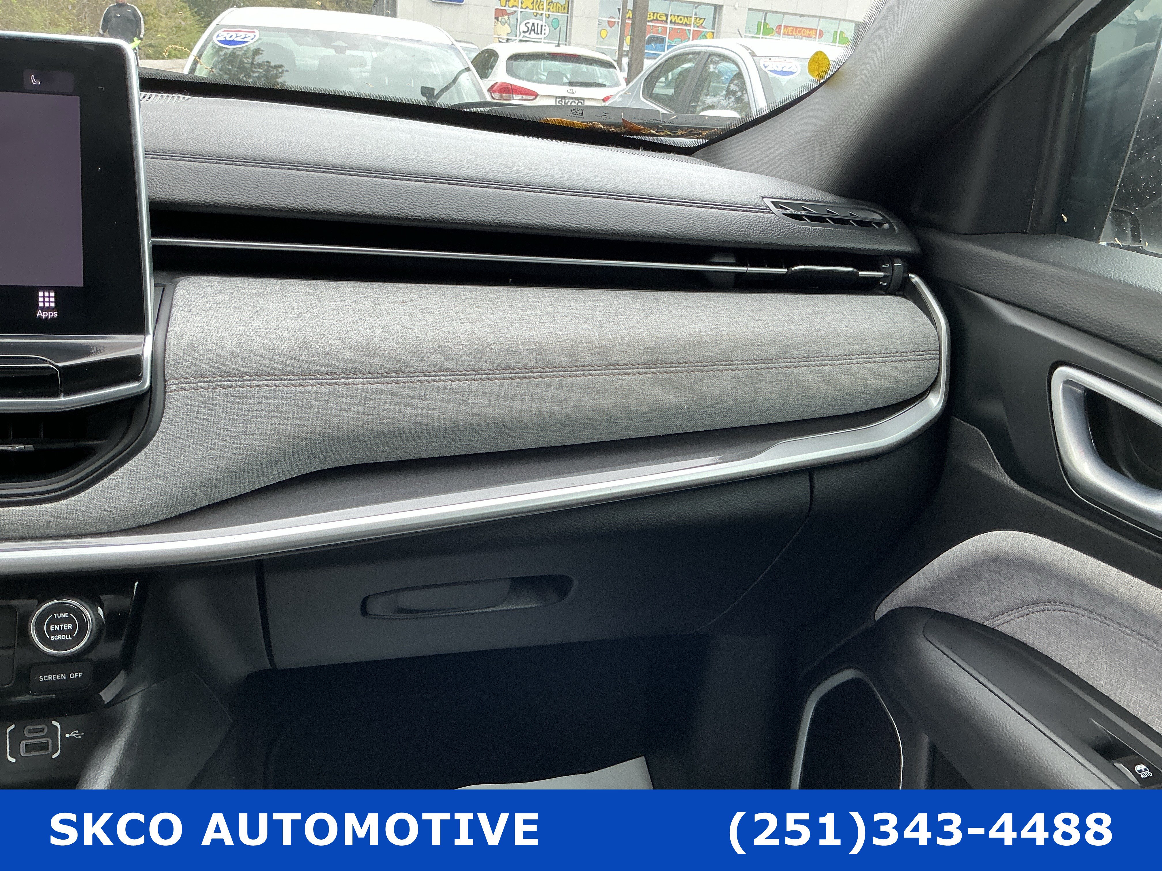 Used 2023 Jeep Compass Latitude w/ Sun and Sound Group AWD/4WD image 24
