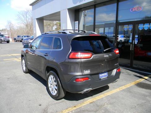 Used 2016 Jeep Cherokee Limited image 8