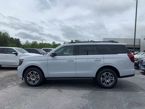 New 2025 Ford Expedition Active RWD image 5