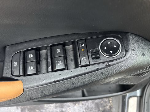 Used 2024 Kia Seltos EX AWD/4WD image 15