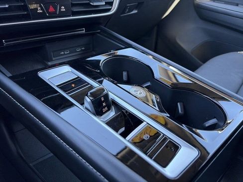 Used 2024 Volkswagen Atlas SE image 17