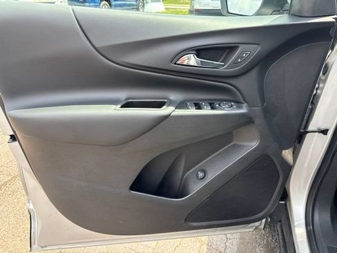Used 2020 Chevrolet Equinox LT w/ Driver Convenience Package FWD image 8