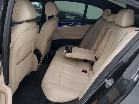 Used 2020 BMW 530i xDrive w/ Premium Package image 24