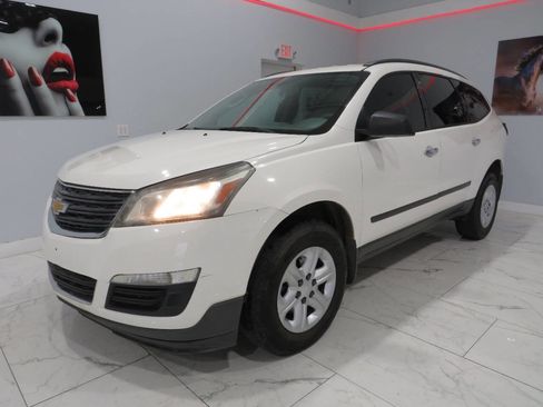 Used 2014 Chevrolet Traverse LS image 7