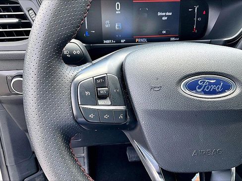 Used 2025 Ford Escape ST-Line AWD/4WD image 17