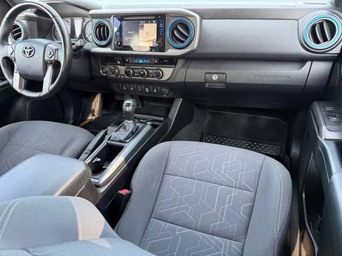 Used 2016 Toyota Tacoma TRD Sport AWD/4WD image 34