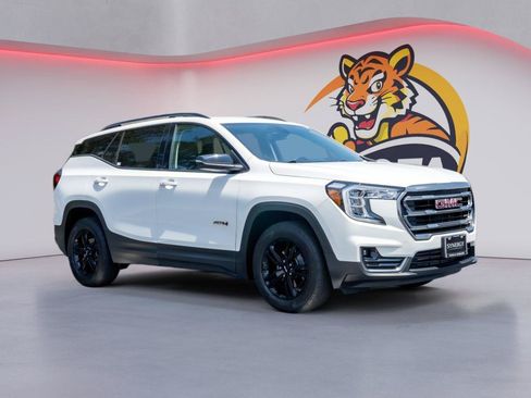 Used 2023 GMC Terrain AT4 AWD/4WD image 3