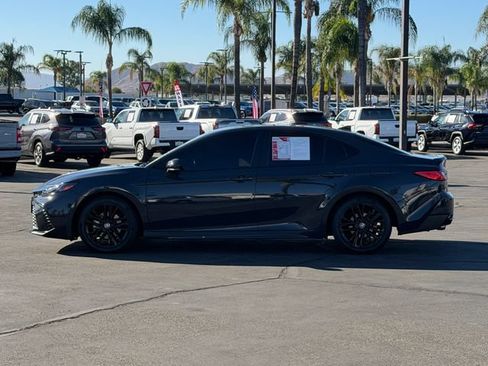 Used 2025 Toyota Camry SE FWD image 9