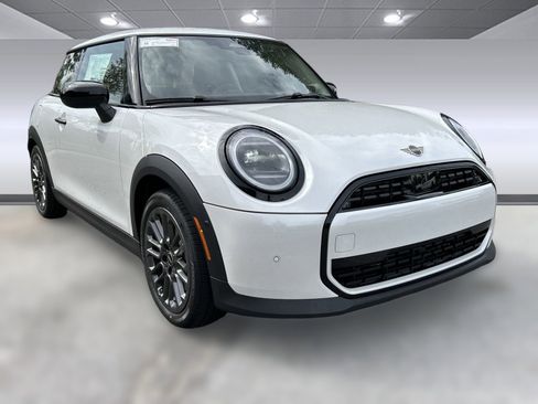 Certified 2025 MINI Cooper 2-Door Hardtop image 20