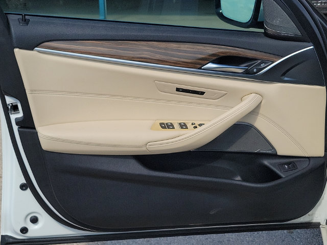 Used 2021 BMW 540i w/ Premium Package RWD image 11