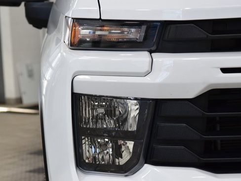 Used 2024 Chevrolet Silverado 2500 Custom w/ Custom Value Package image 12