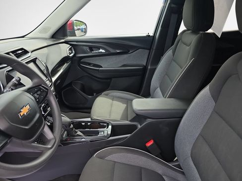 Used 2023 Chevrolet TrailBlazer LT w/ Convenience Package FWD image 12