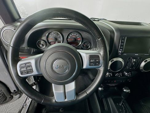 Used 2017 Jeep Wrangler Unlimited Rubicon image 11